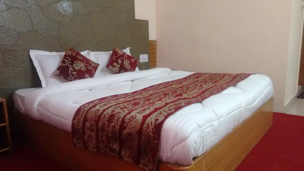 Chichoga Holiday Inn Manāli Quarto foto