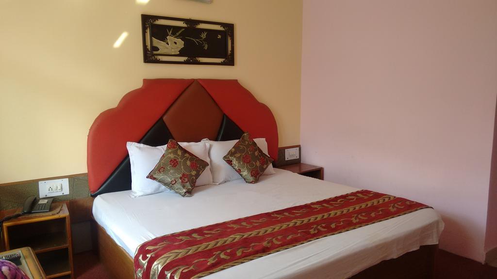 Chichoga Holiday Inn Manāli Quarto foto