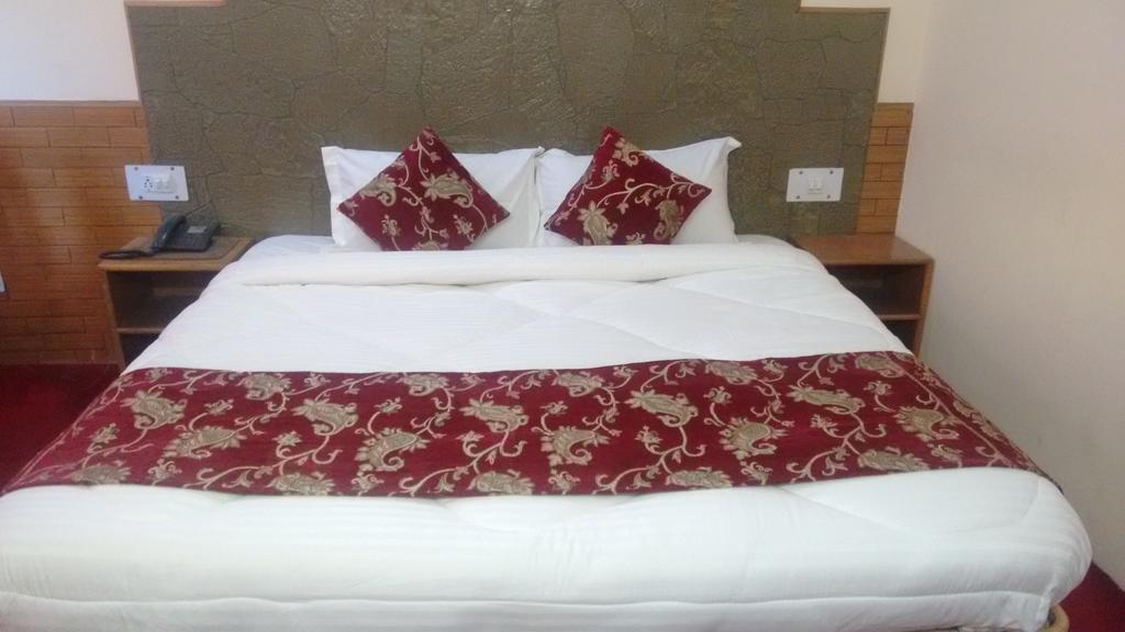 Chichoga Holiday Inn Manāli Quarto foto